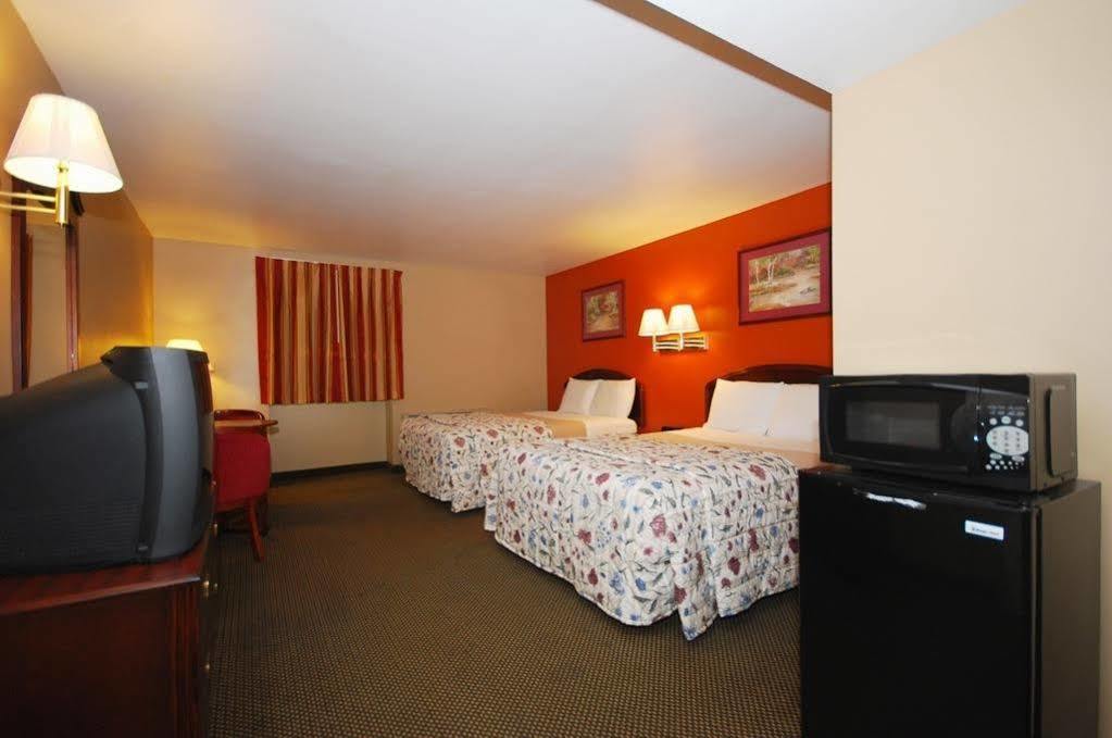 Econo Lodge Hermitage Exterior photo